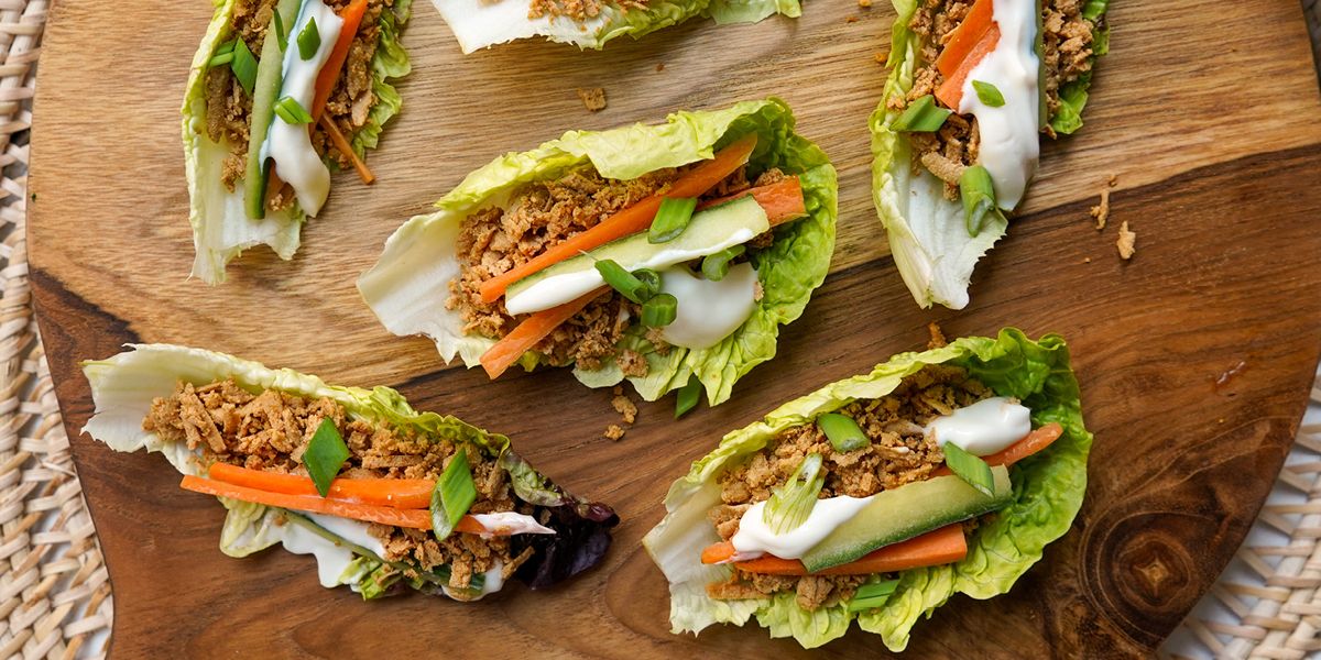 Shredded Tofu in Salatschiffchen