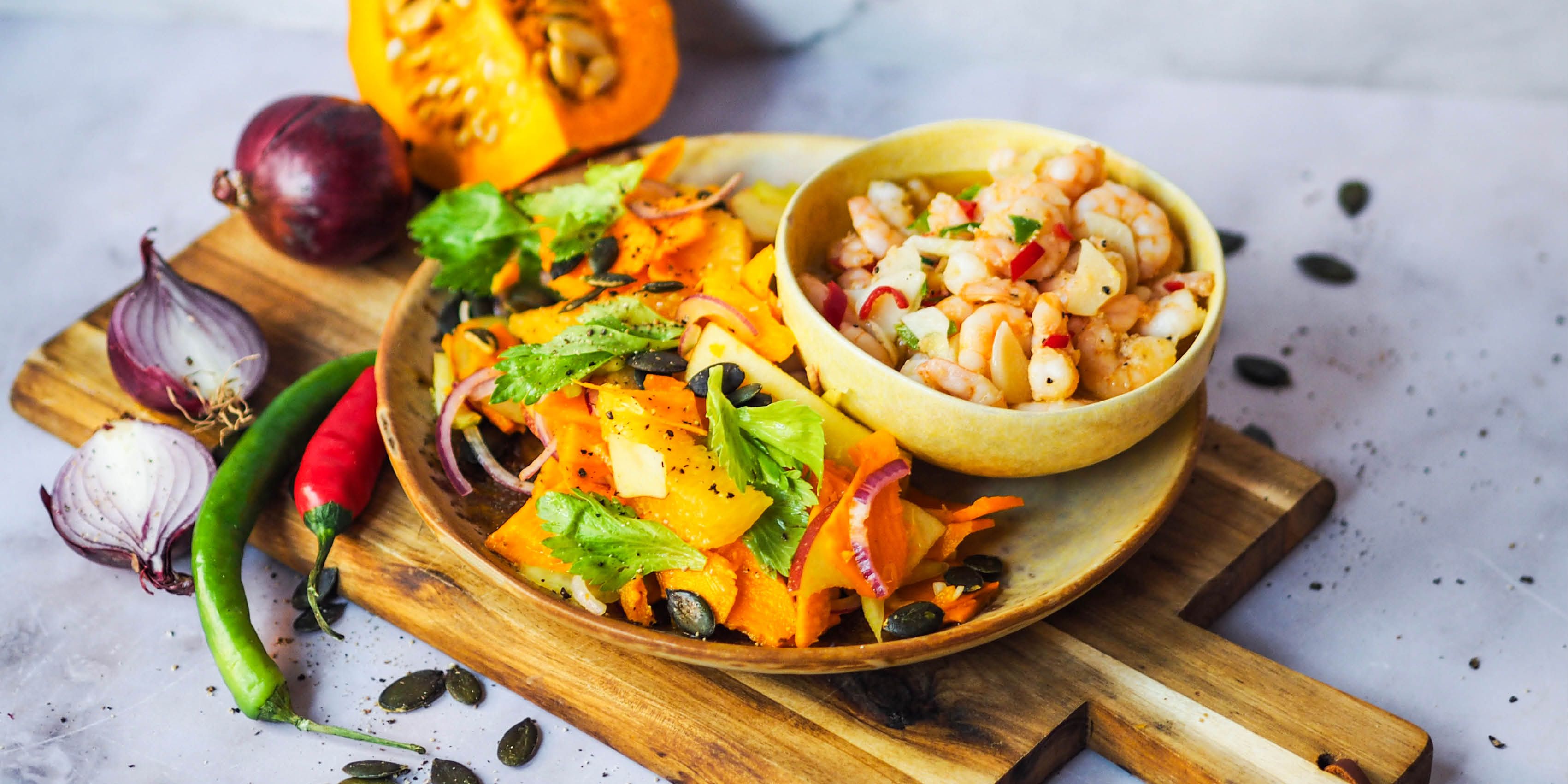 Chili Knoblauchgarnelen auf Kürbissalat