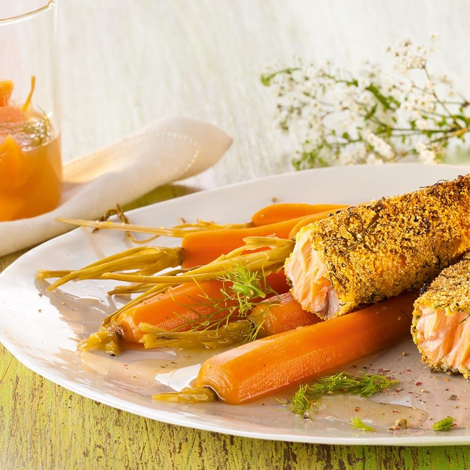 Lachs mit Kräuterkruste und eingelegten Möhren