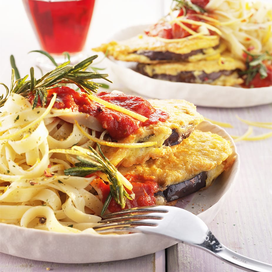 Zitronennudeln in Tomatensauce und Auberginenpiccata
