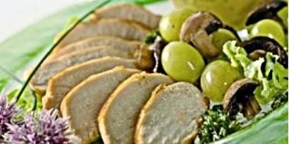 Hähnchenfilet an marinierten Champignons und Trauben