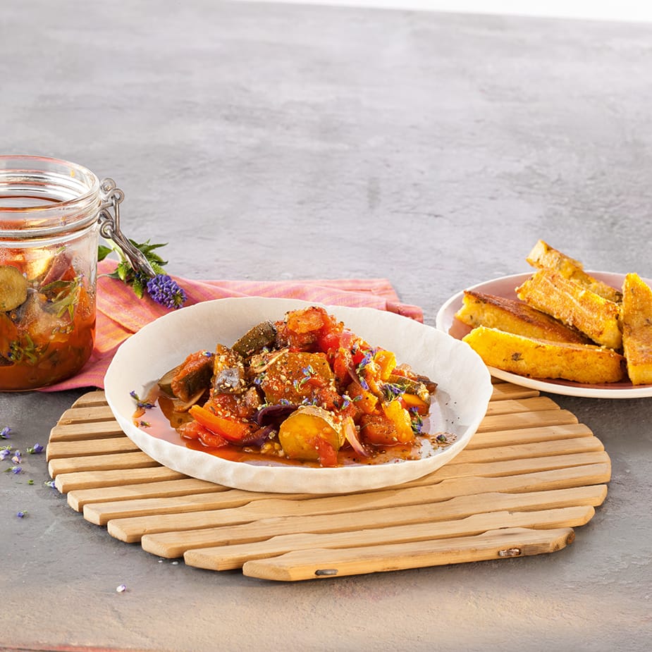 Lavendel-Ratatouille mit Polentasticks