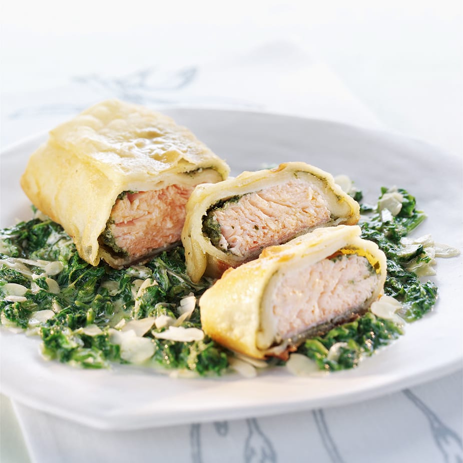 Lachs in Lasagneblättern mit Spinat-Mandelgemüse