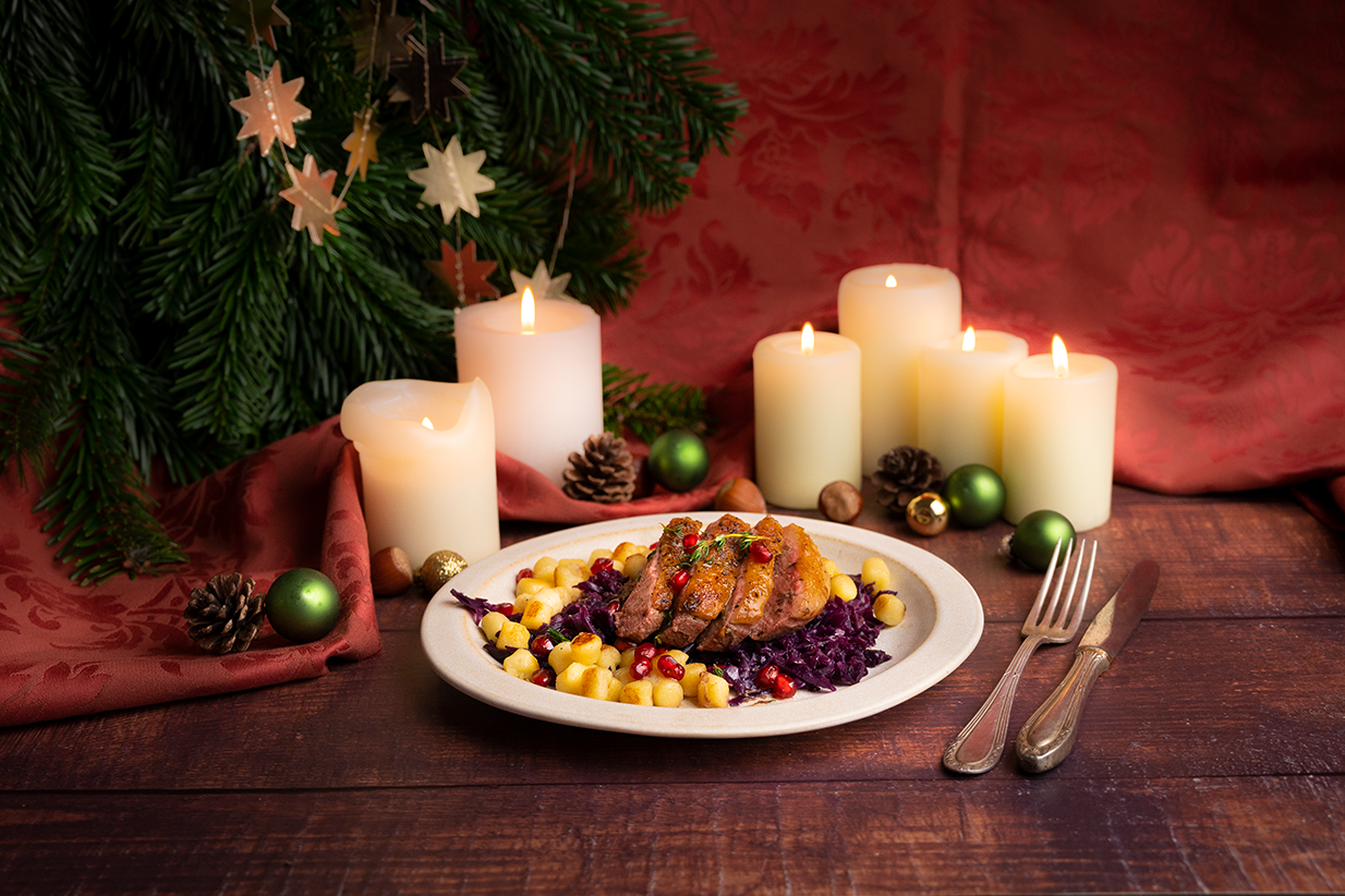 Entenbrust auf Apfelrotkohl mit Gnocchi