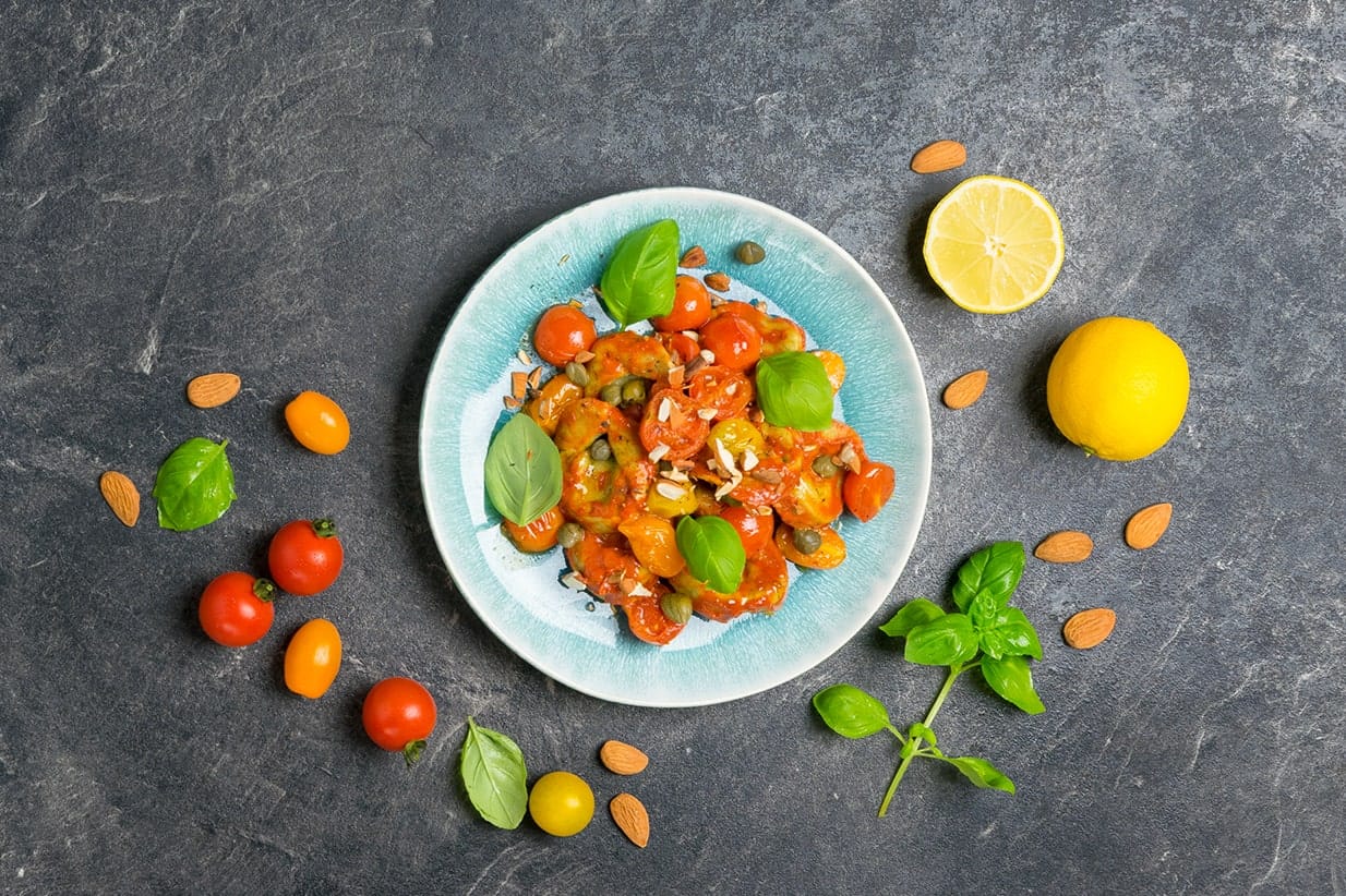 Tortelloni in Mandelsauce mit Kirschtomaten